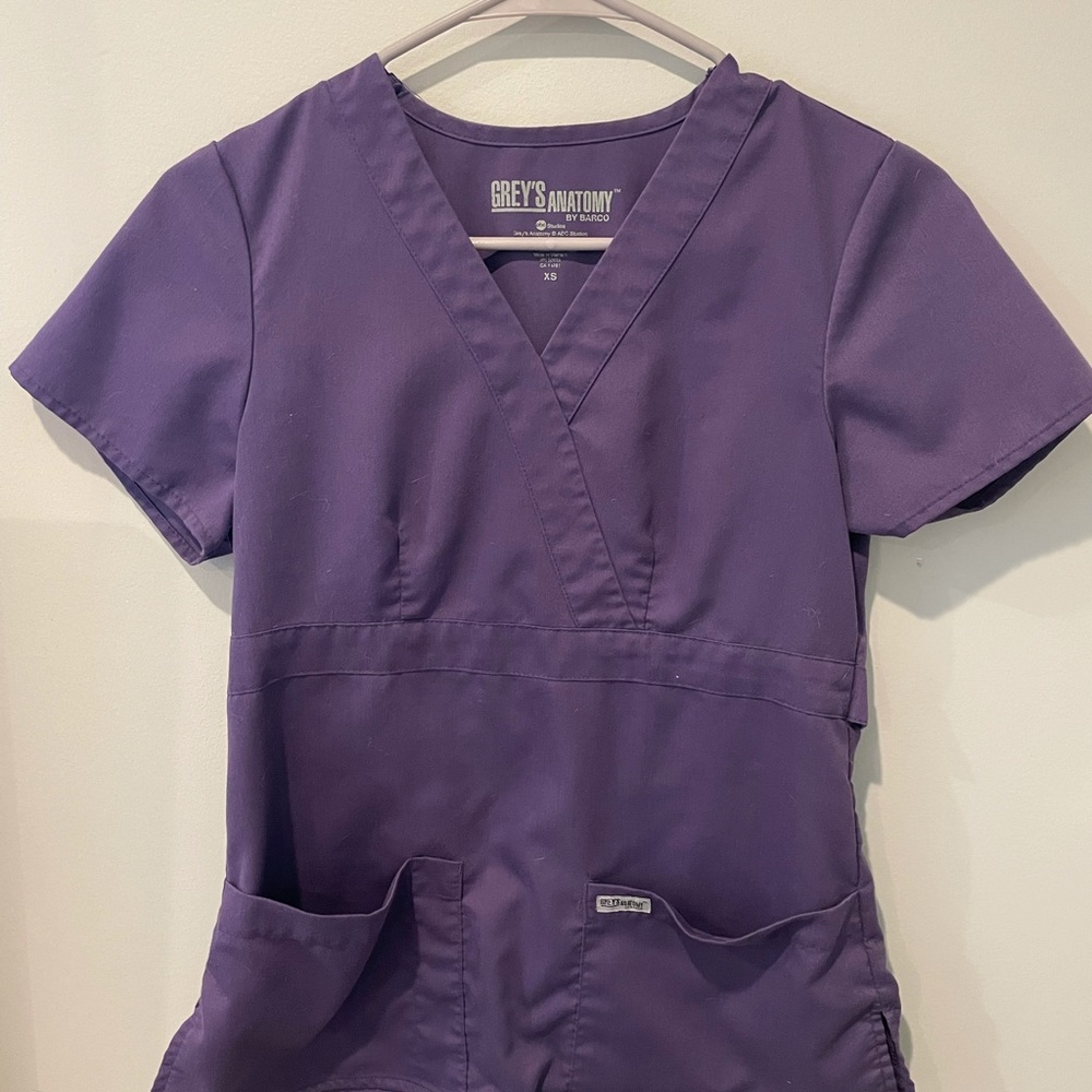 Bundle Xs Greys Anatomy Scrub Tops